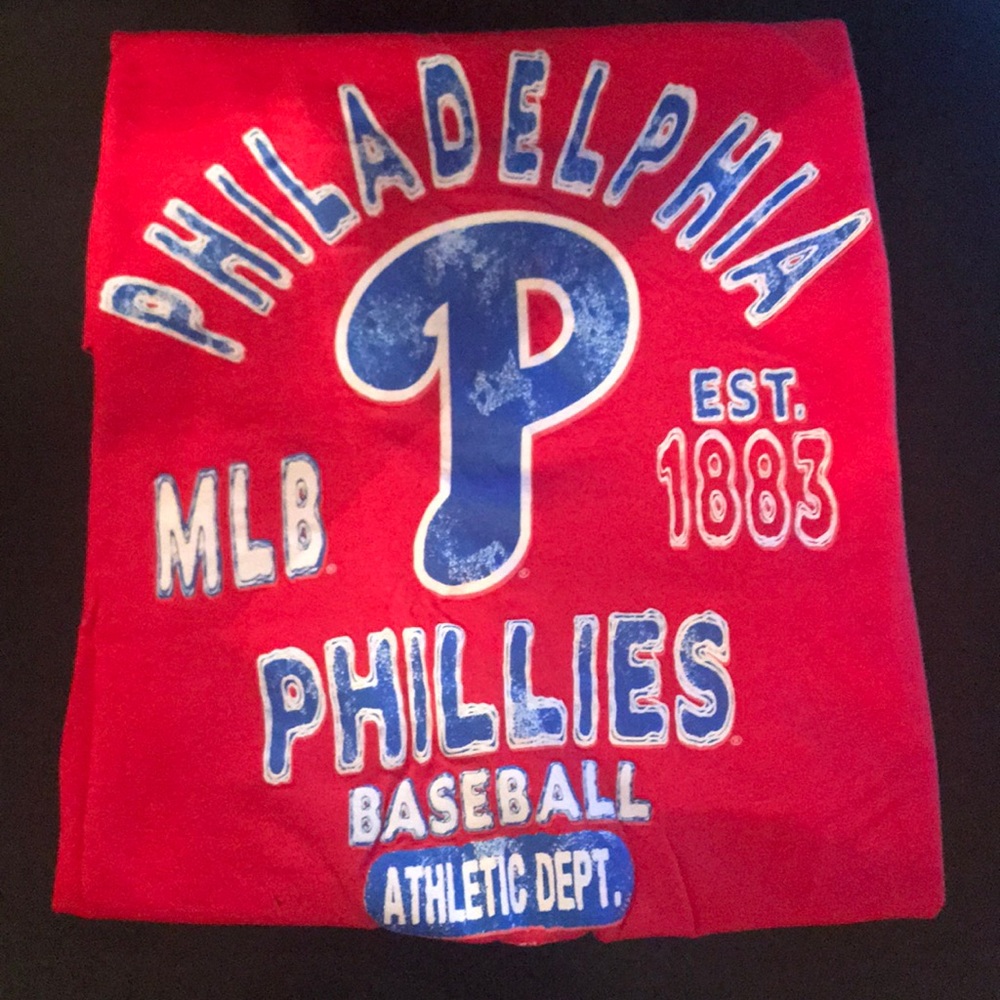 Philadelphia Phillies women’s tee M